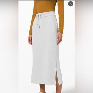 Lululemon midi skirt - soft and cozy